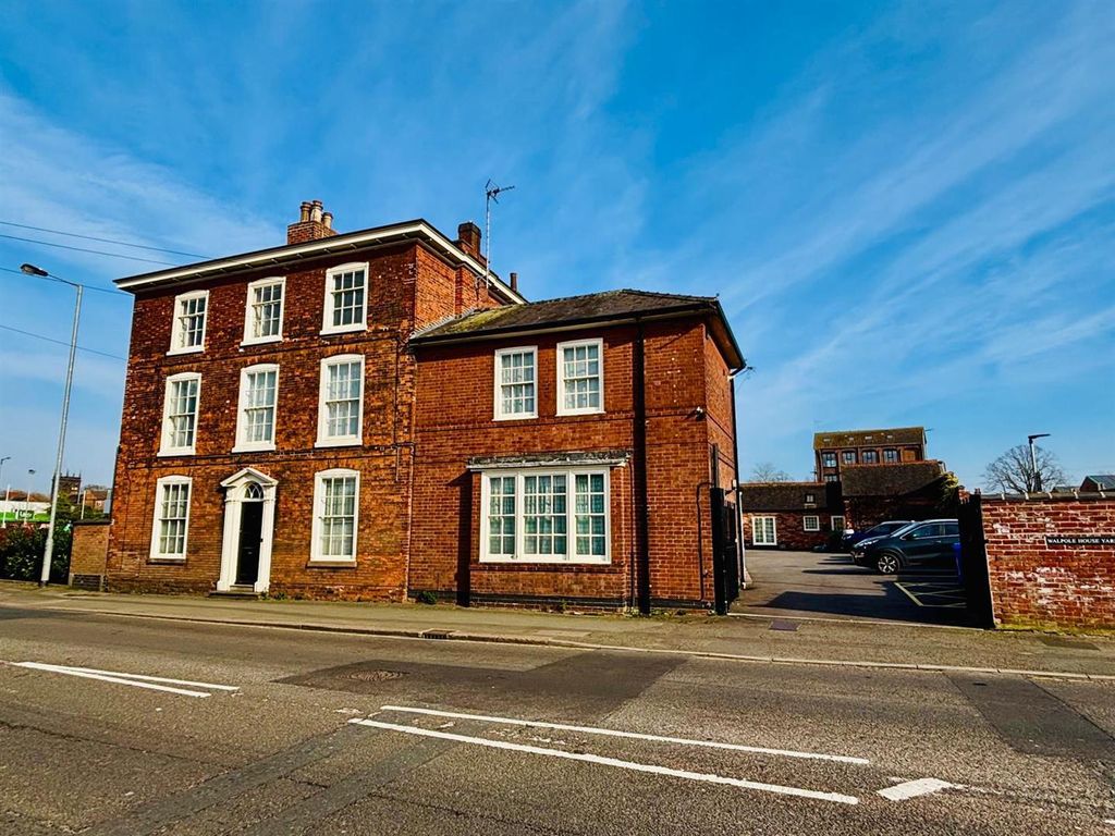 Property photo 1 of 8 Walpole House 1.Jpg