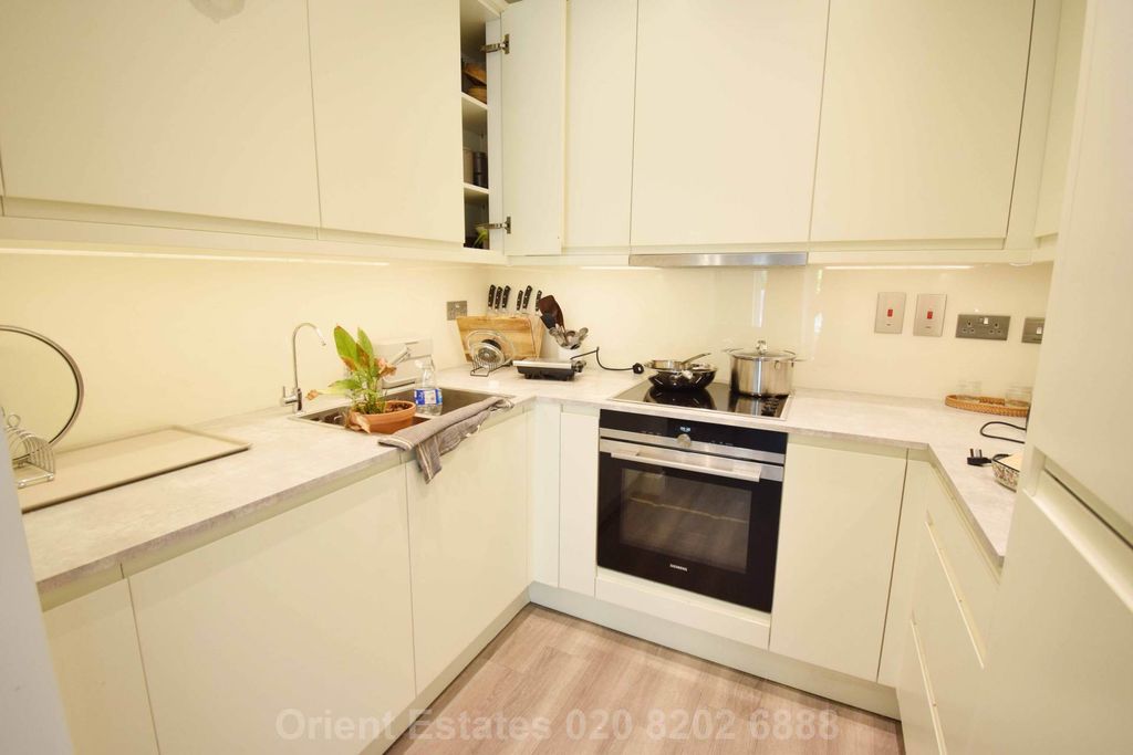 Property photo 3 of 6