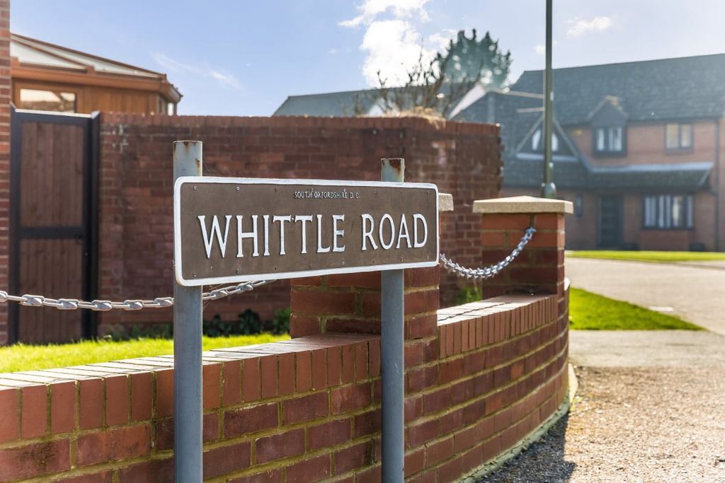 Property photo 2 of 39