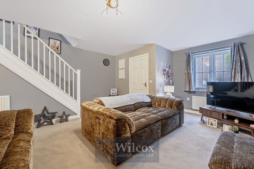 Property photo 2 of 26
