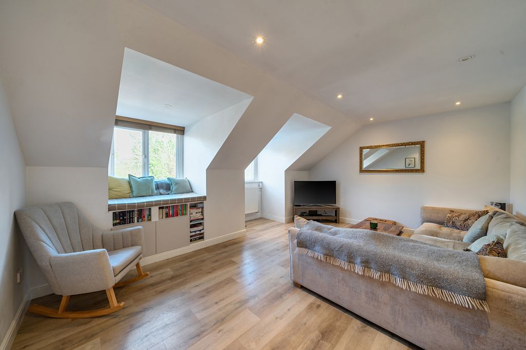 Property photo 3 of 20 1425981-17-69B142...