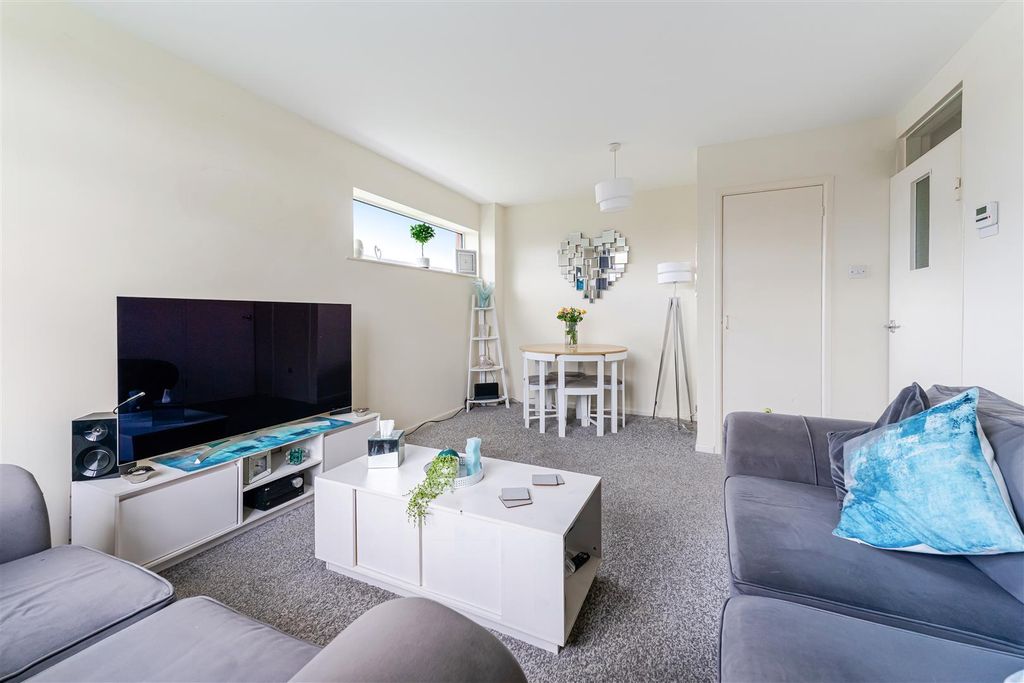 Property photo 2 of 10 Living Room