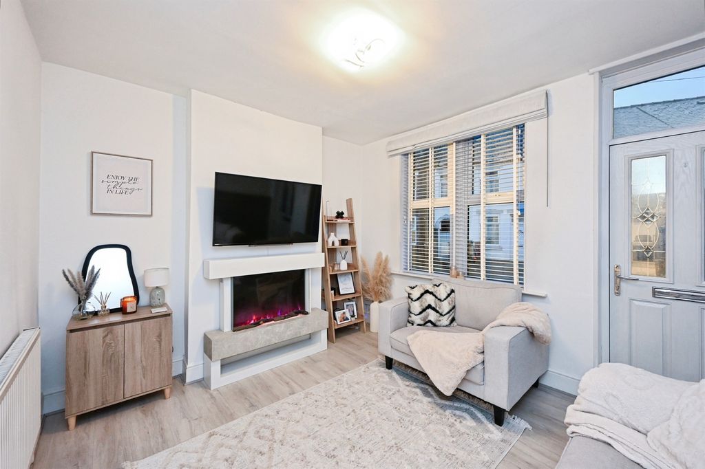 Property photo 3 of 23