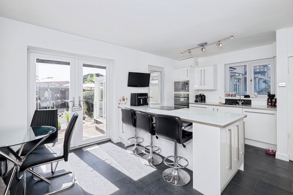 Property photo 3 of 21 Pbox-Img.Jpg