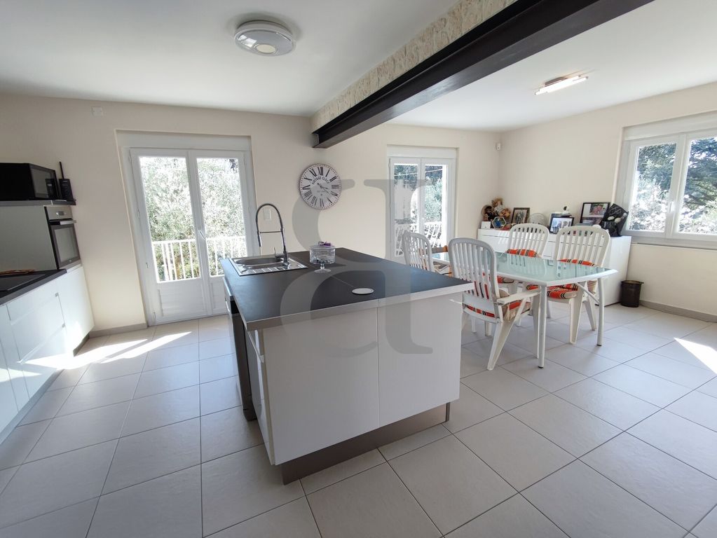 Property photo 2 of 29