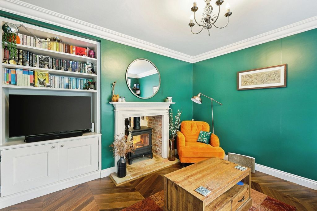 Property photo 3 of 19