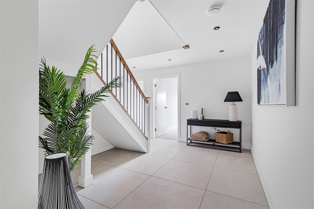 Property photo 3 of 29 44_75009.Jpg