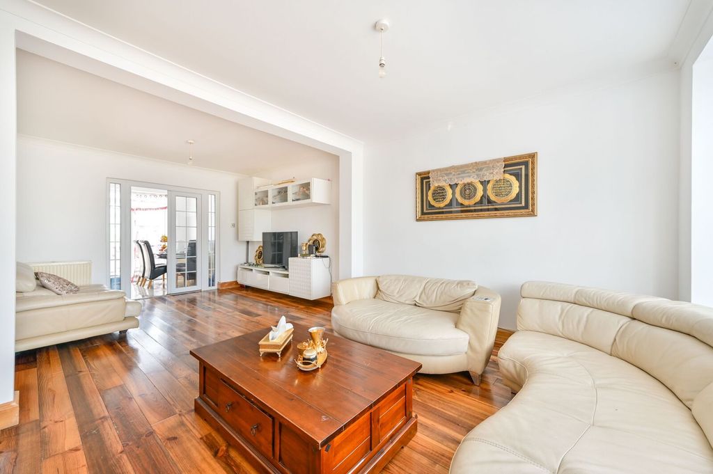 Property photo 1 of 17