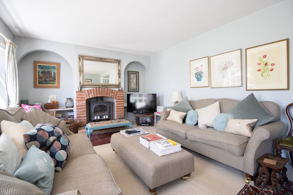 Property photo 2 of 24 2235405