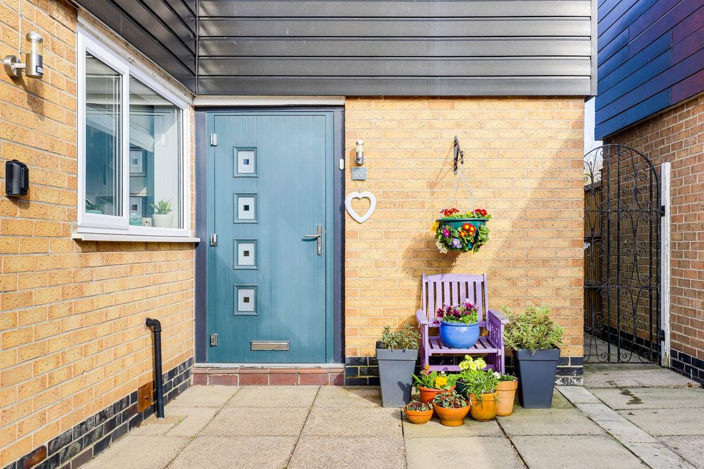 Property photo 1 of 27