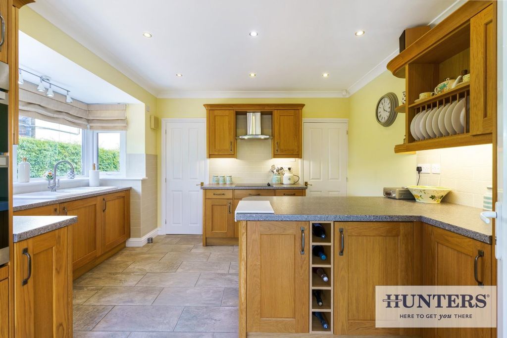 Property photo 2 of 20 93107_5 The Crescent Sand Lane Osgodby (5) - Copy.