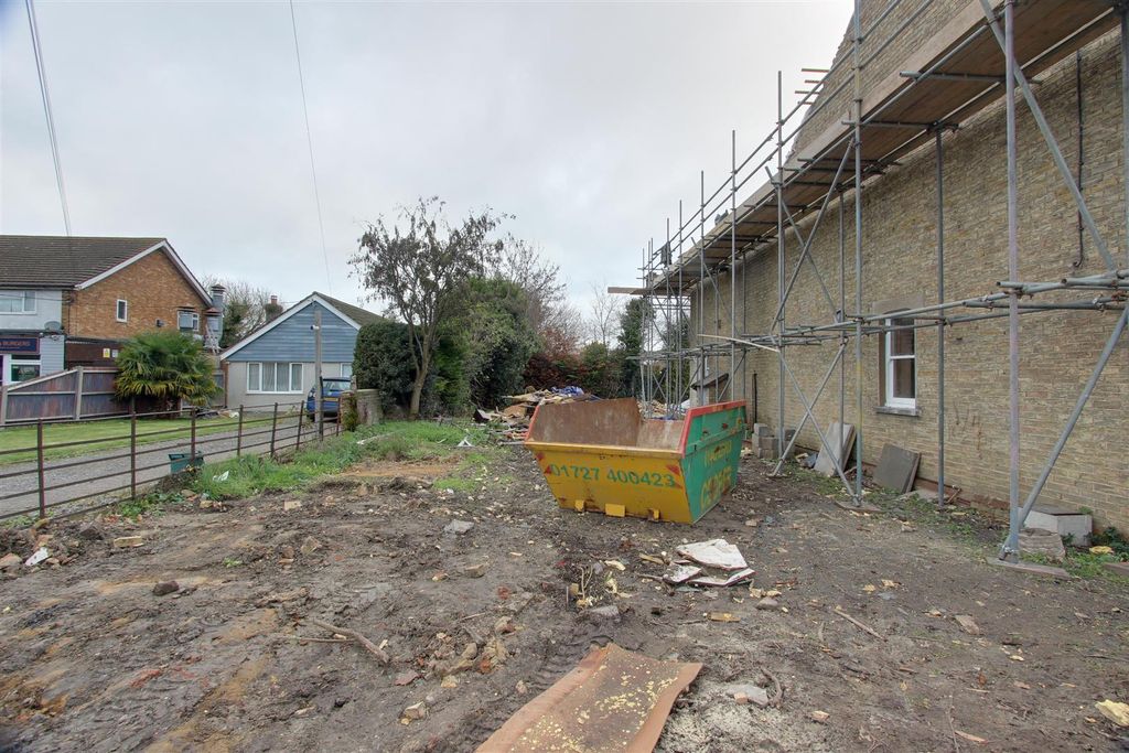 Property photo 1 of 6 Img_1413-Img_1415.Jpg