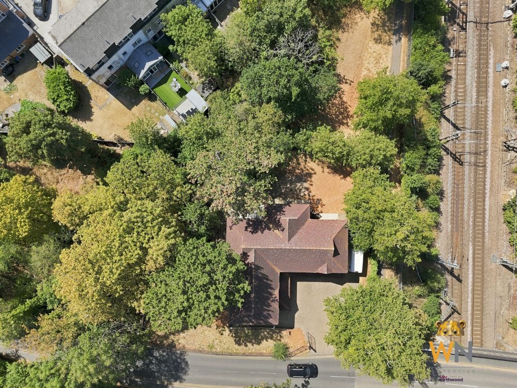Property photo 2 of 48