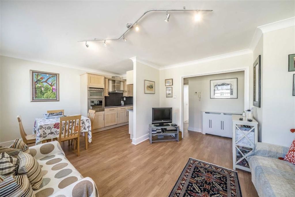 Property photo 2 of 7