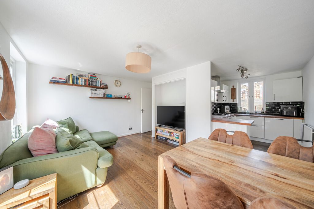 Property photo 1 of 14 1484054-10-6A3E56...