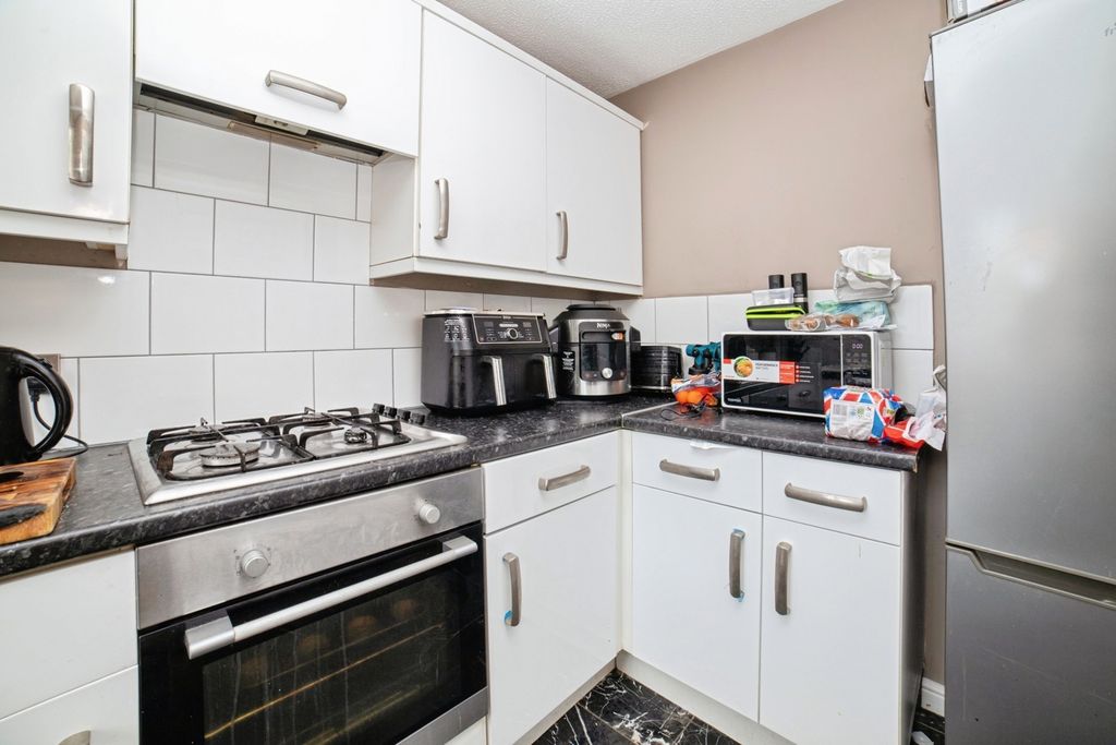 Property photo 2 of 17 Photo