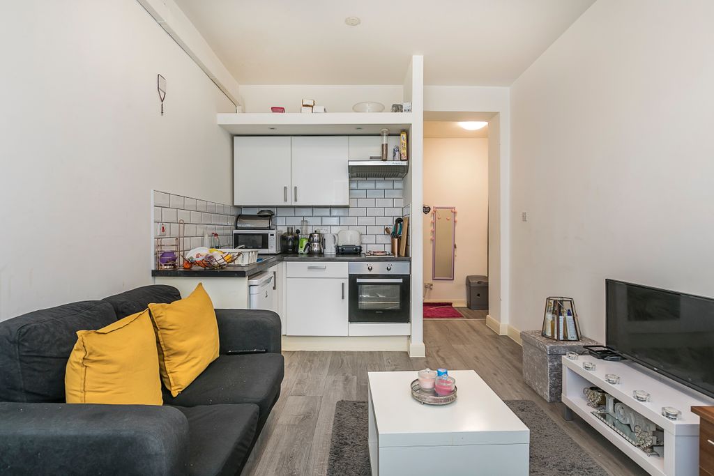 Property photo 2 of 12