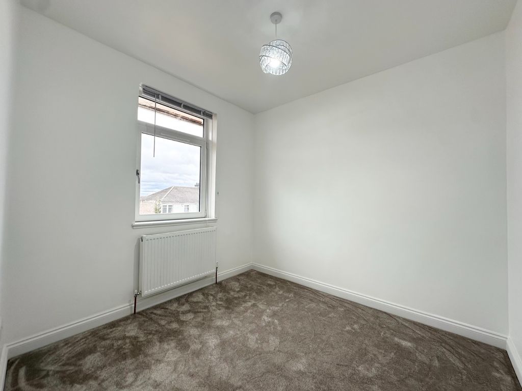 Additional image 13 of 4 bed semi-detached house to rentRockmount Ave, Thornliebank, Glasgow G46