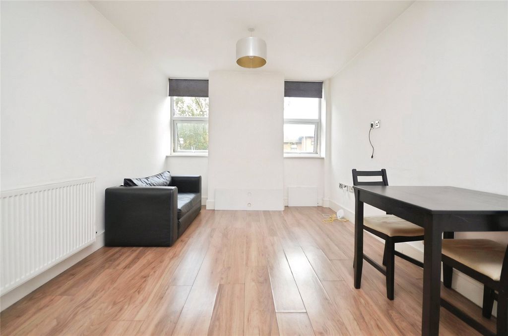 Property photo 2 of 10 Picture No. 04