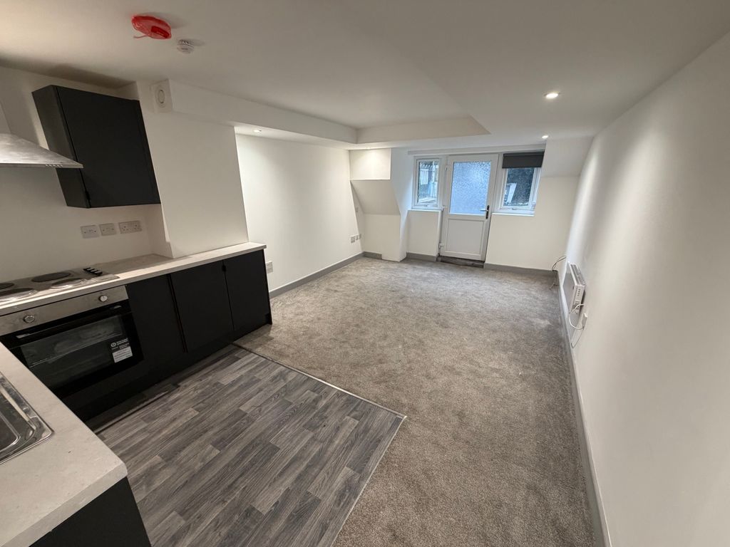 Property photo 2 of 8 Image