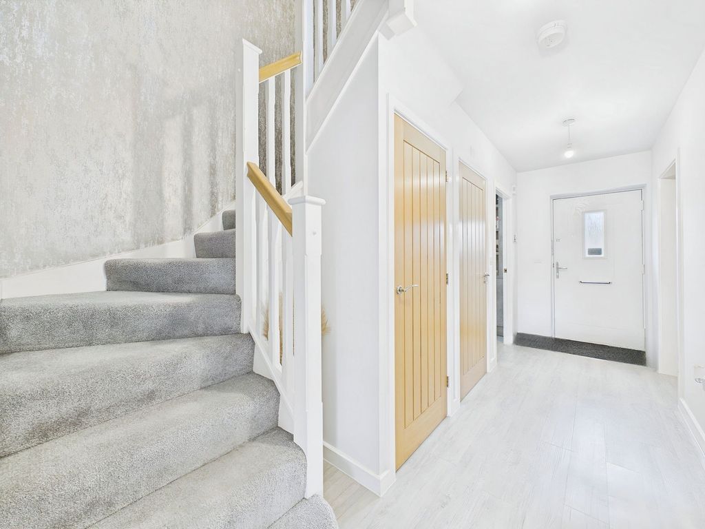 Property photo 2 of 30