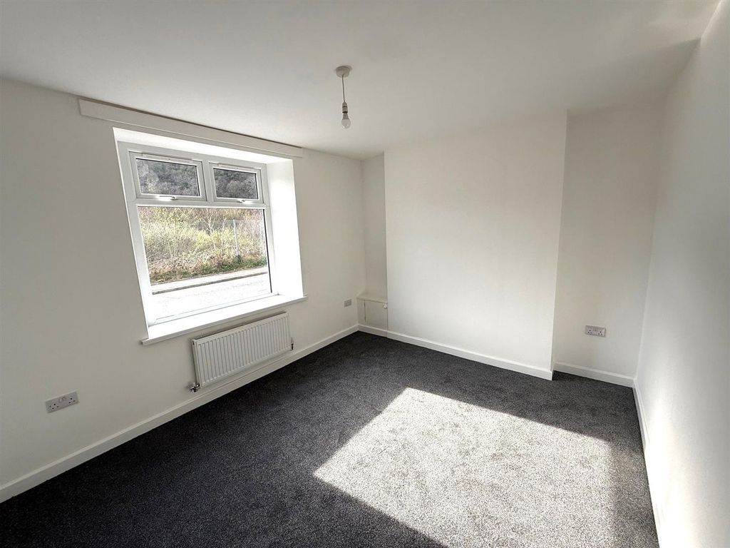 Additional image 4 of Property to rentWestern Terrace, Cross Keys, Newport NP11
