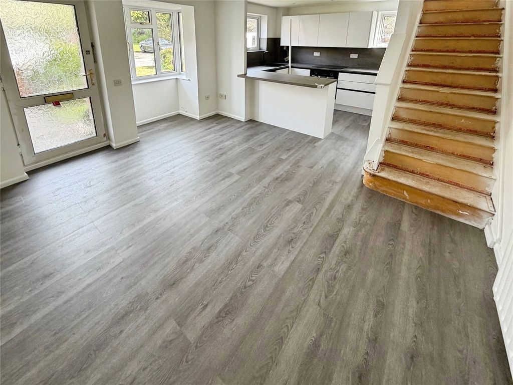 Property photo 2 of 9 Picture No. 10