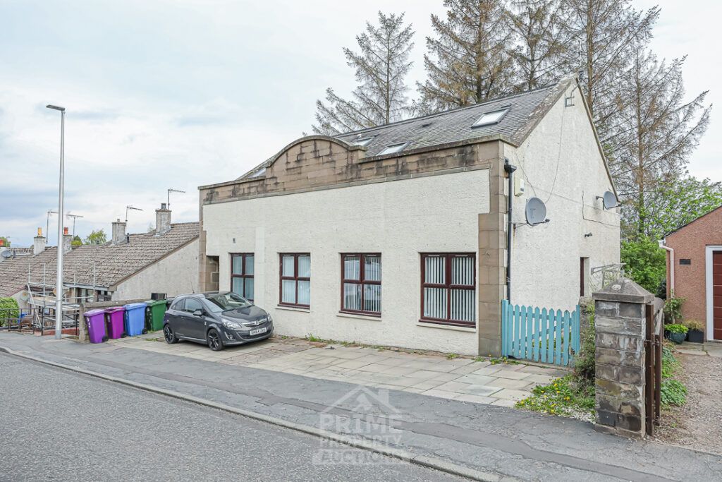 Property photo 1 of 12