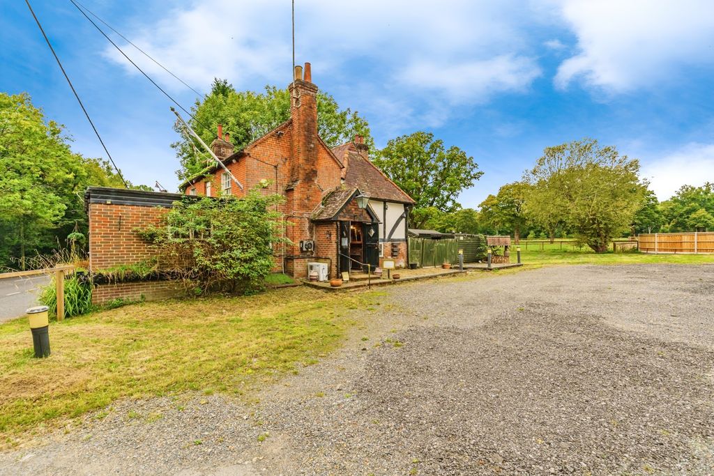 Property photo 2 of 16 Photo