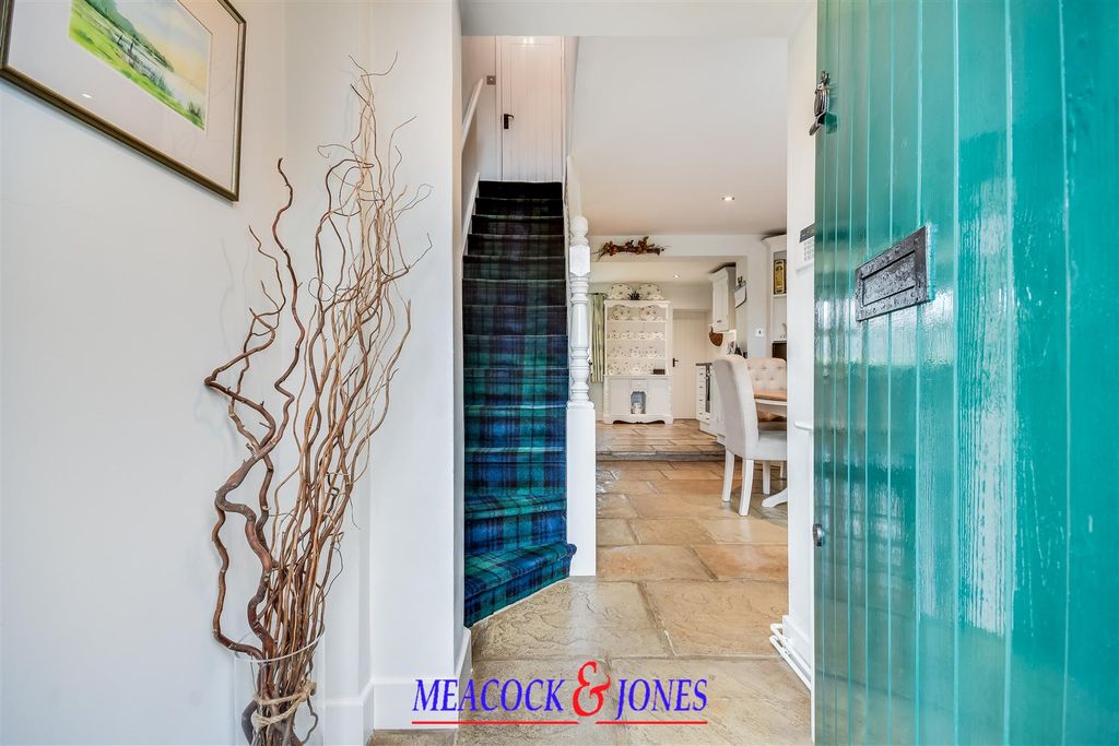 Property photo 2 of 32 Dsc_2415-Dsc_2419.Jpg