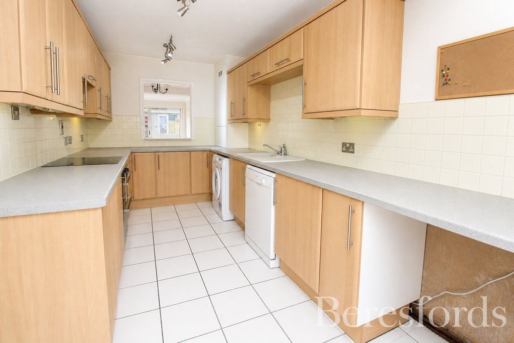 Property photo 2 of 12 Kitchen