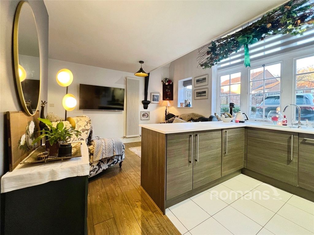 Property photo 3 of 23 Picture No. 10