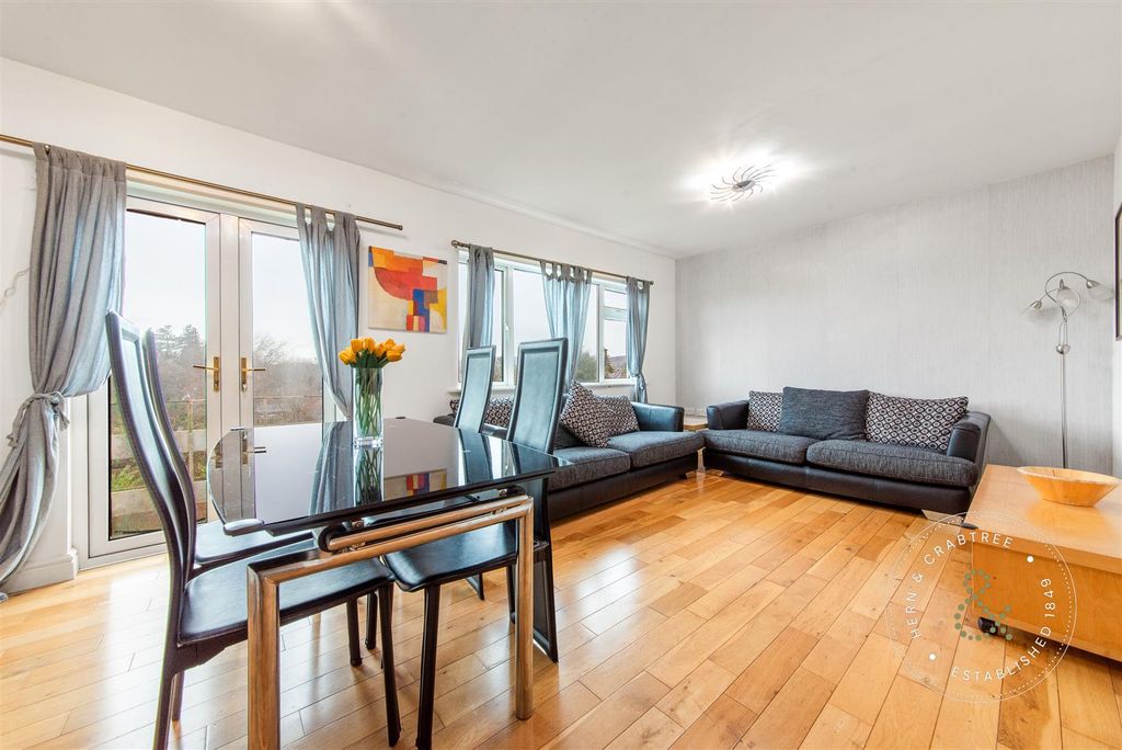 Property photo 2 of 23 Retford-Court-06.Jpg