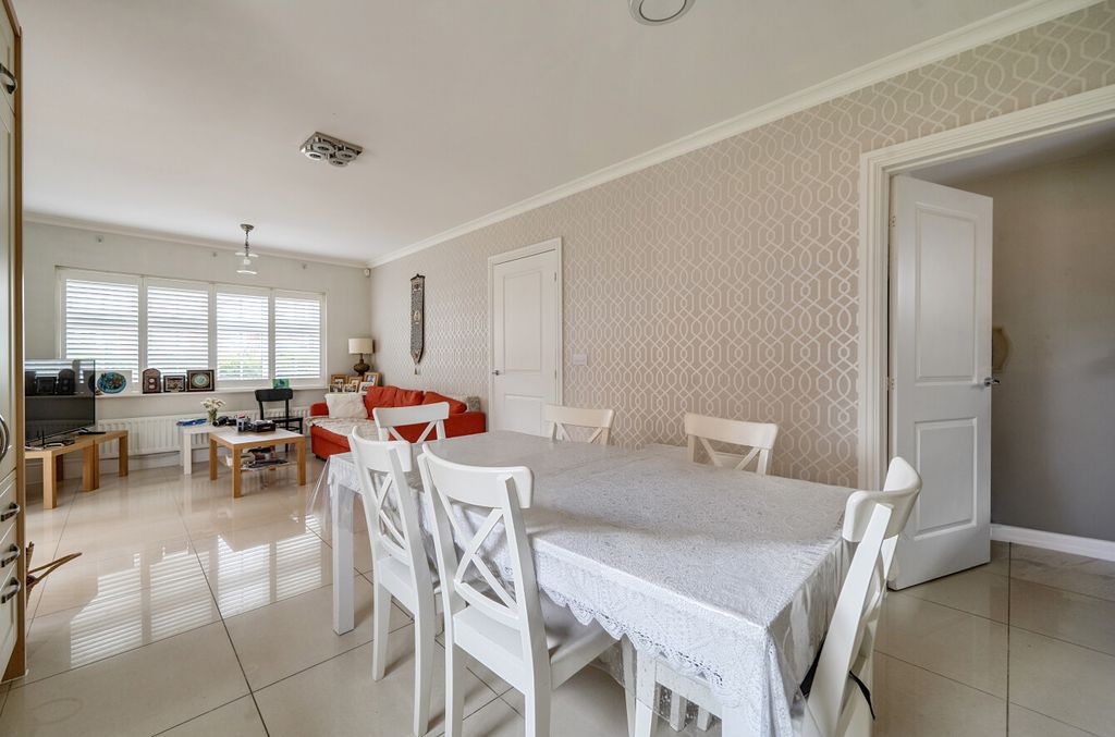 Property photo 3 of 20 1-6A84E7690Ae75-1...