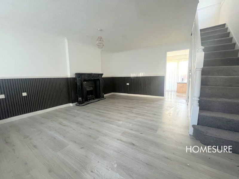 Property photo 2 of 8 Lounge