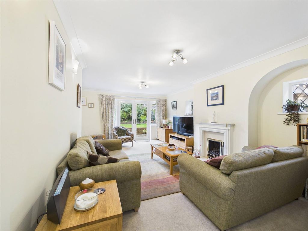 Property photo 2 of 13 Cam01563G0-Pr0360-Still007.Jpg