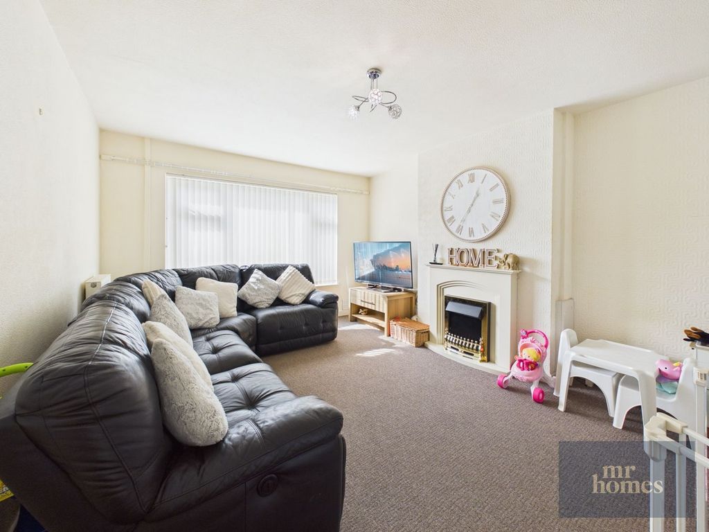 Property photo 2 of 26