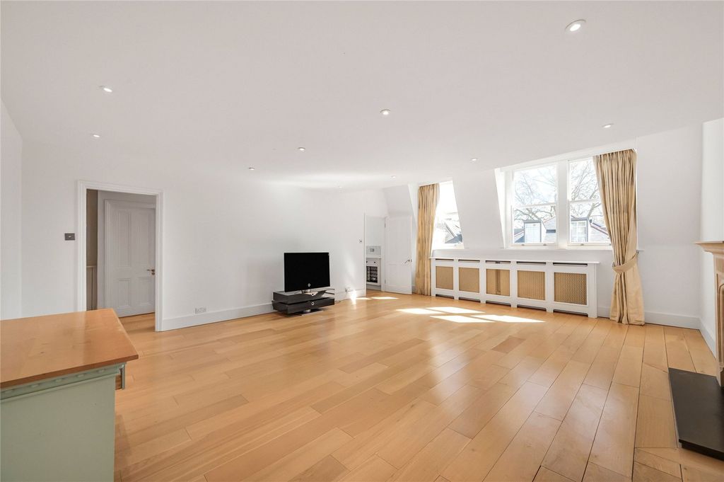 Property photo 2 of 22 Picture No. 09