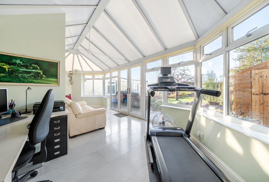 Property photo 3 of 21 1395848-7-696A205...