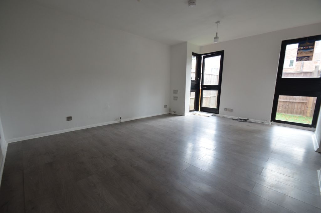 Property photo 2 of 5 Beu Living Room