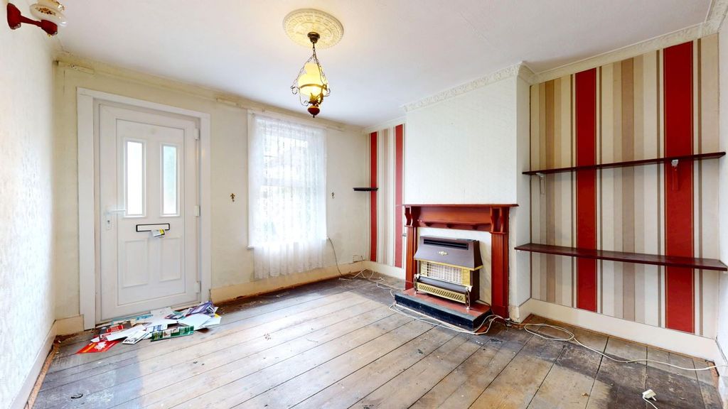 Property photo 3 of 12