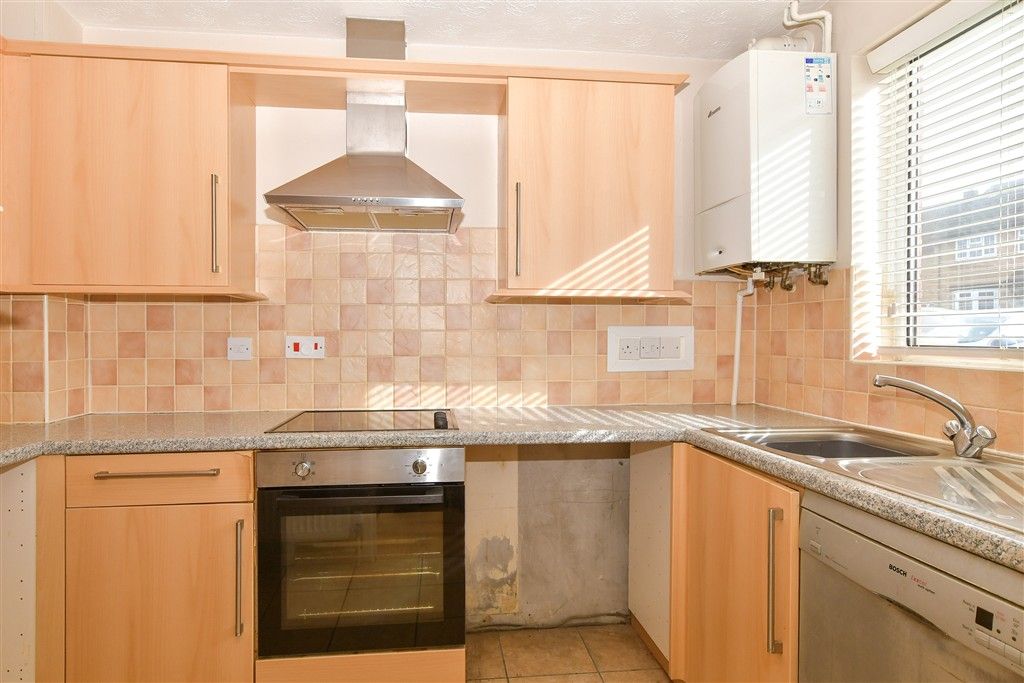 Property photo 3 of 8 Kitchen