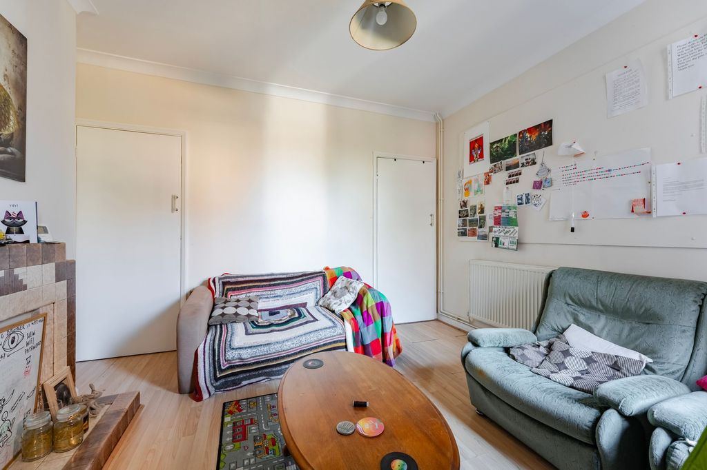 Property photo 3 of 12