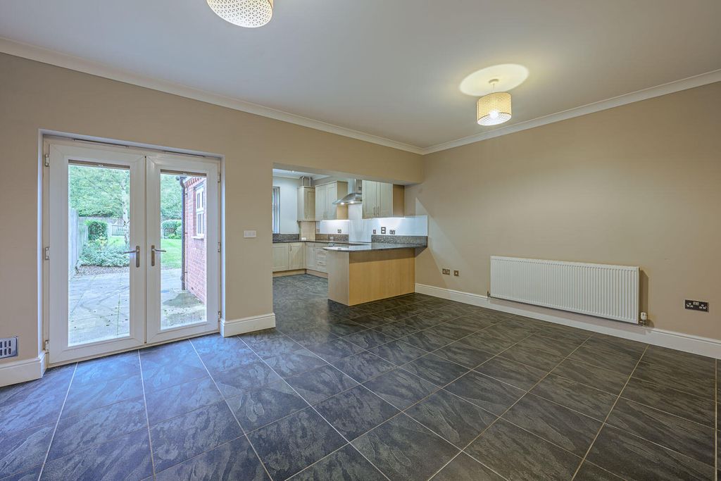 Property photo 3 of 34 Kitchen