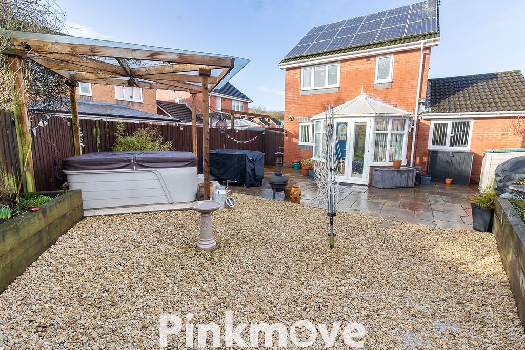 Property photo 2 of 23