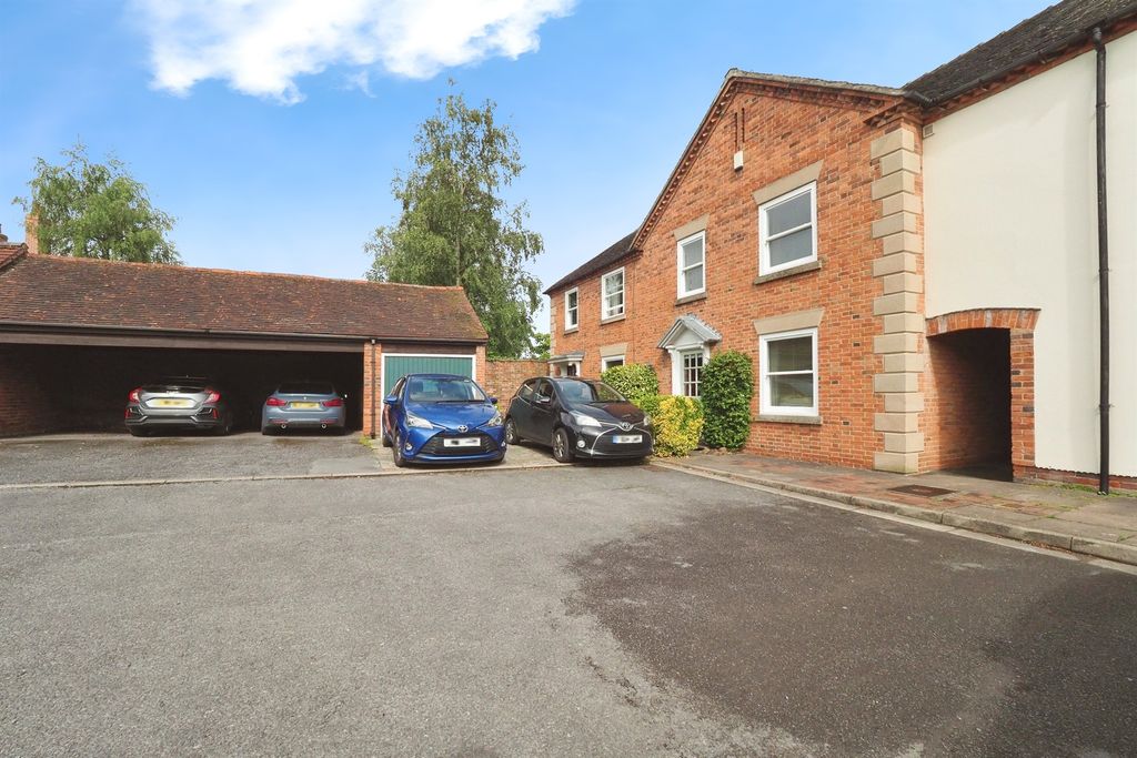 Property photo 2 of 20