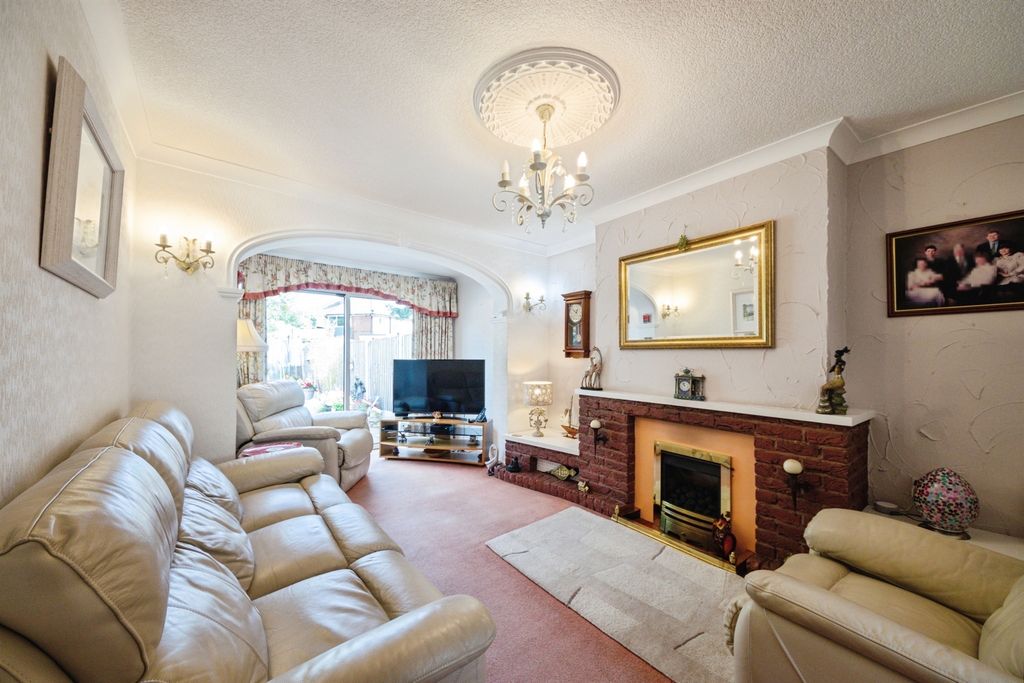 Property photo 2 of 17