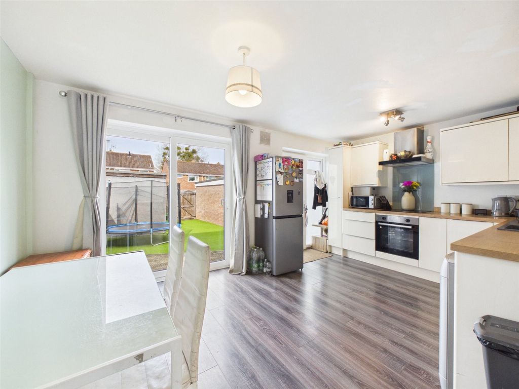 Property photo 2 of 15 Picture No. 16