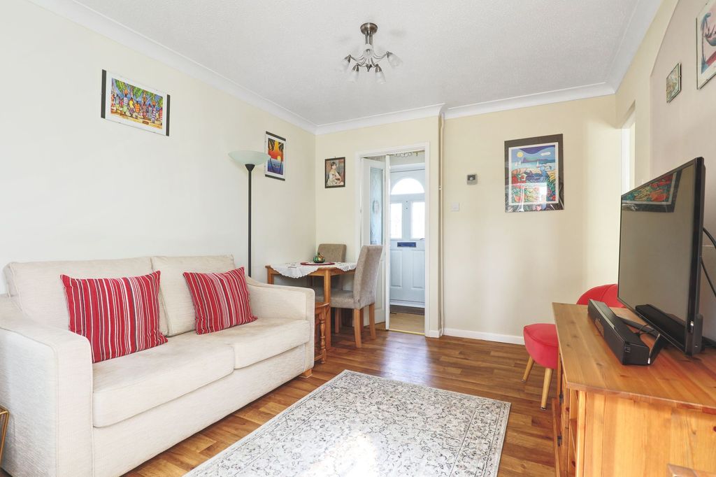 Property photo 3 of 10