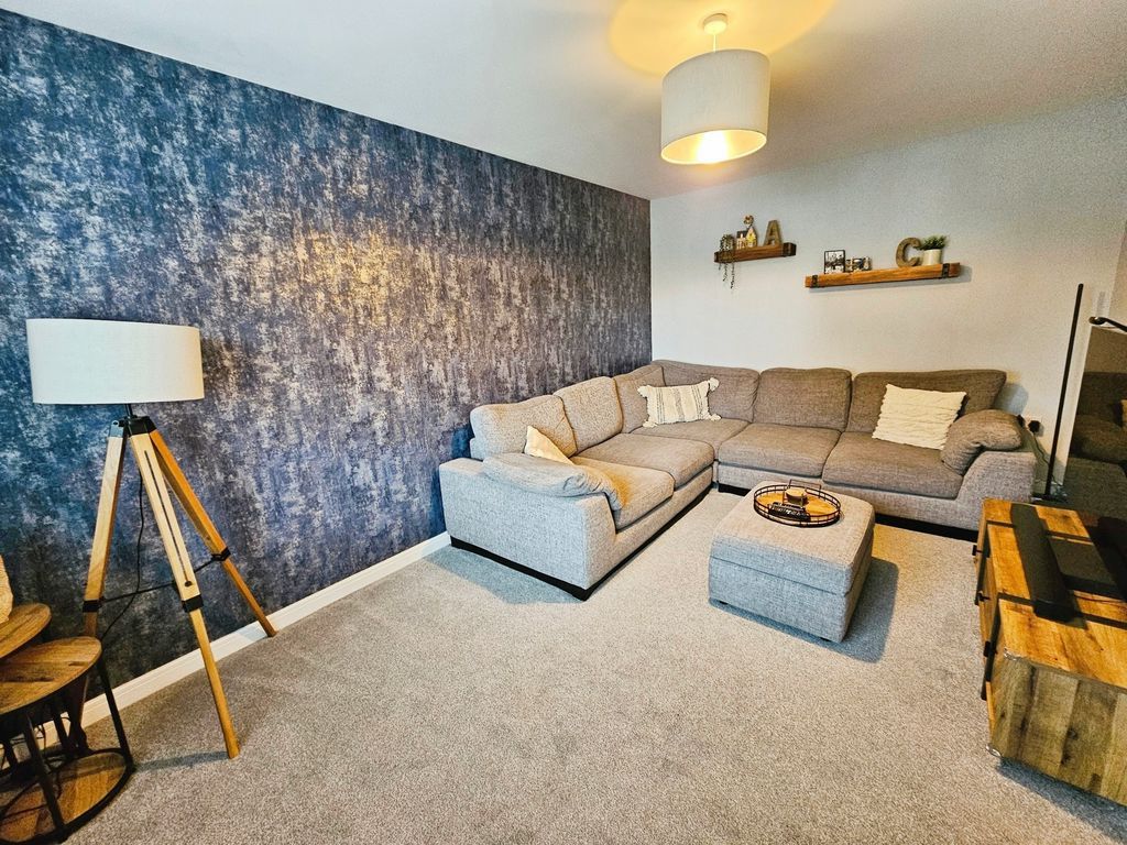 Property photo 3 of 12 Photo 17